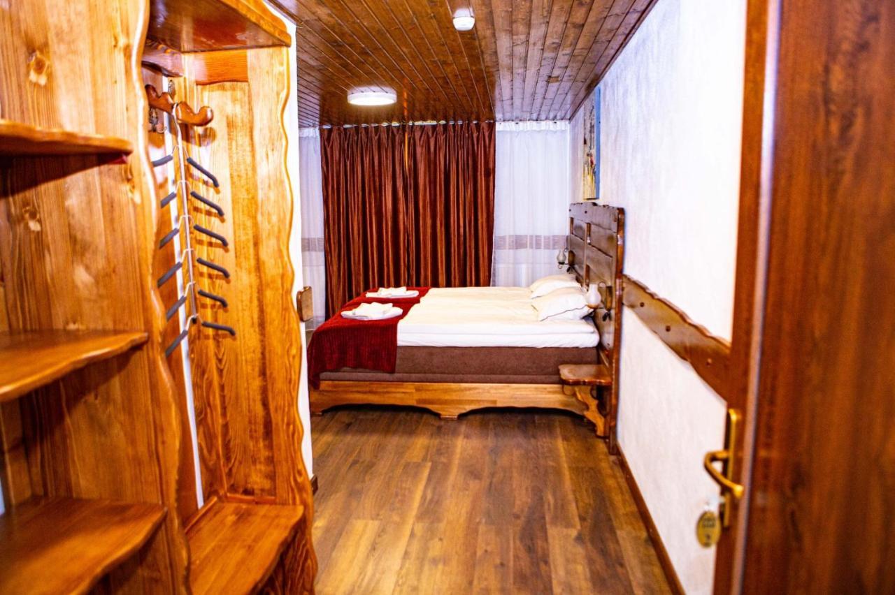 Vila Swe Sar Hotell Curtea de Argeş Eksteriør bilde