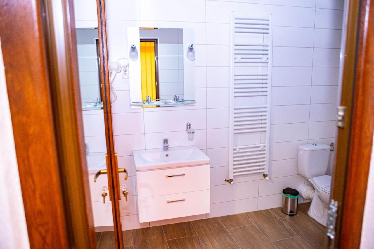 Vila Swe Sar Hotell Curtea de Argeş Eksteriør bilde