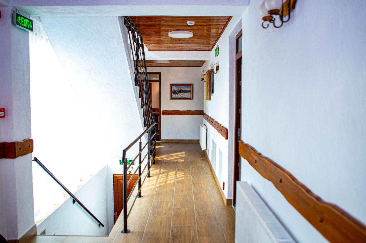 Vila Swe Sar Hotell Curtea de Argeş Eksteriør bilde