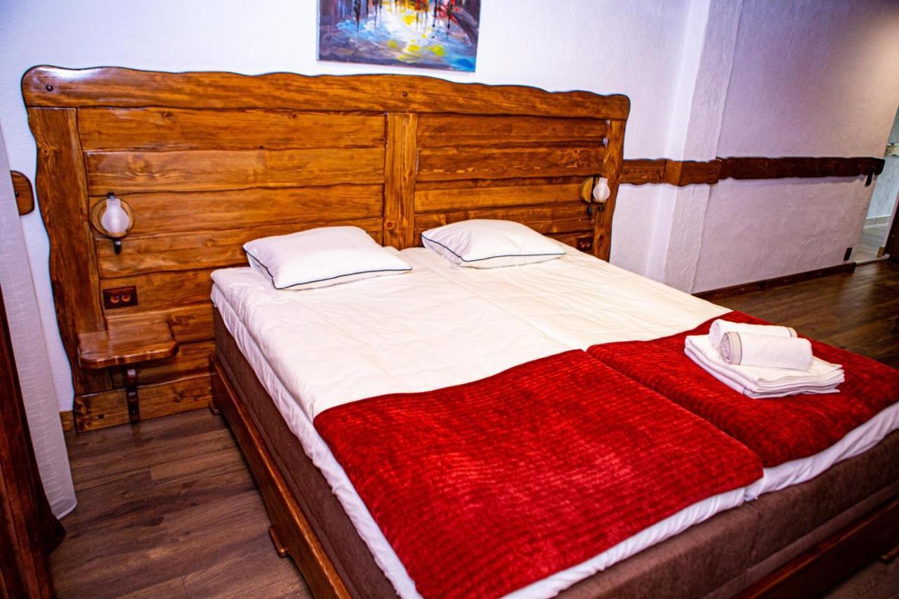 Vila Swe Sar Hotell Curtea de Argeş Eksteriør bilde